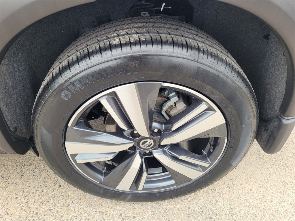 Used 2021 Nissan Rogue SL w/ Premium Package image 24