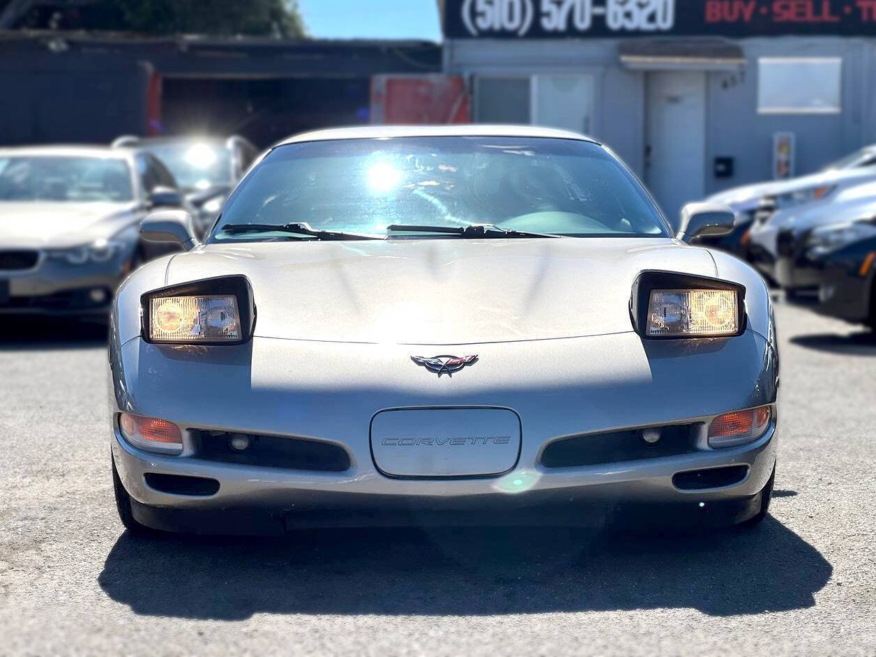 Used 1998 Chevrolet Corvette Coupe w/ Memory Pkg RWD image 10