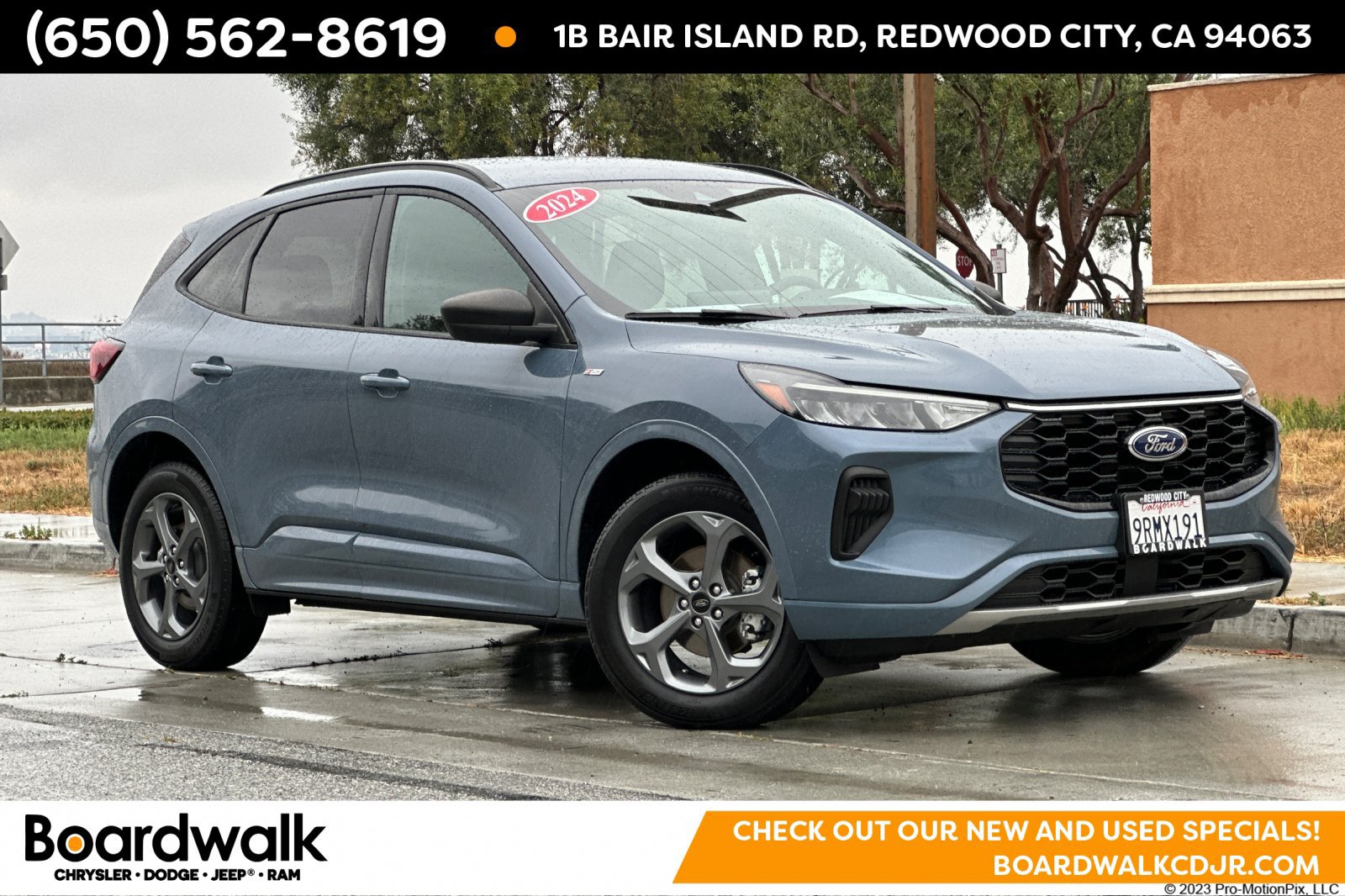 Used 2024 Ford Escape ST-Line w/ Tech Pack #1 AWD/4WD image 1
