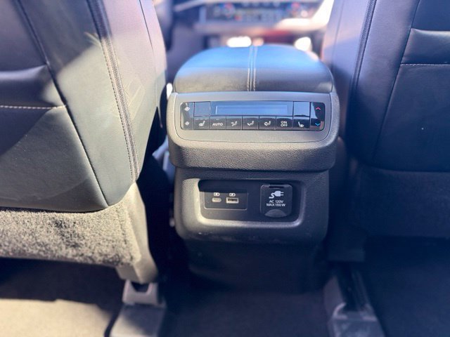 Used 2023 Nissan Pathfinder Platinum AWD/4WD image 24