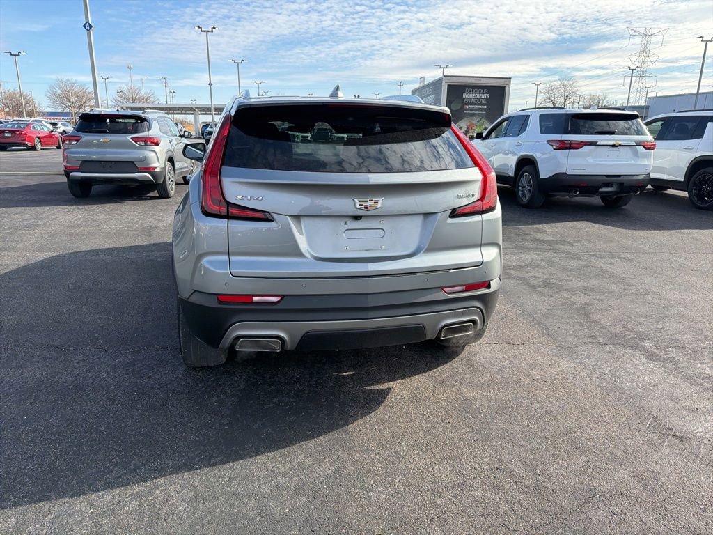 Used 2023 Cadillac XT4 Premium Luxury image 3