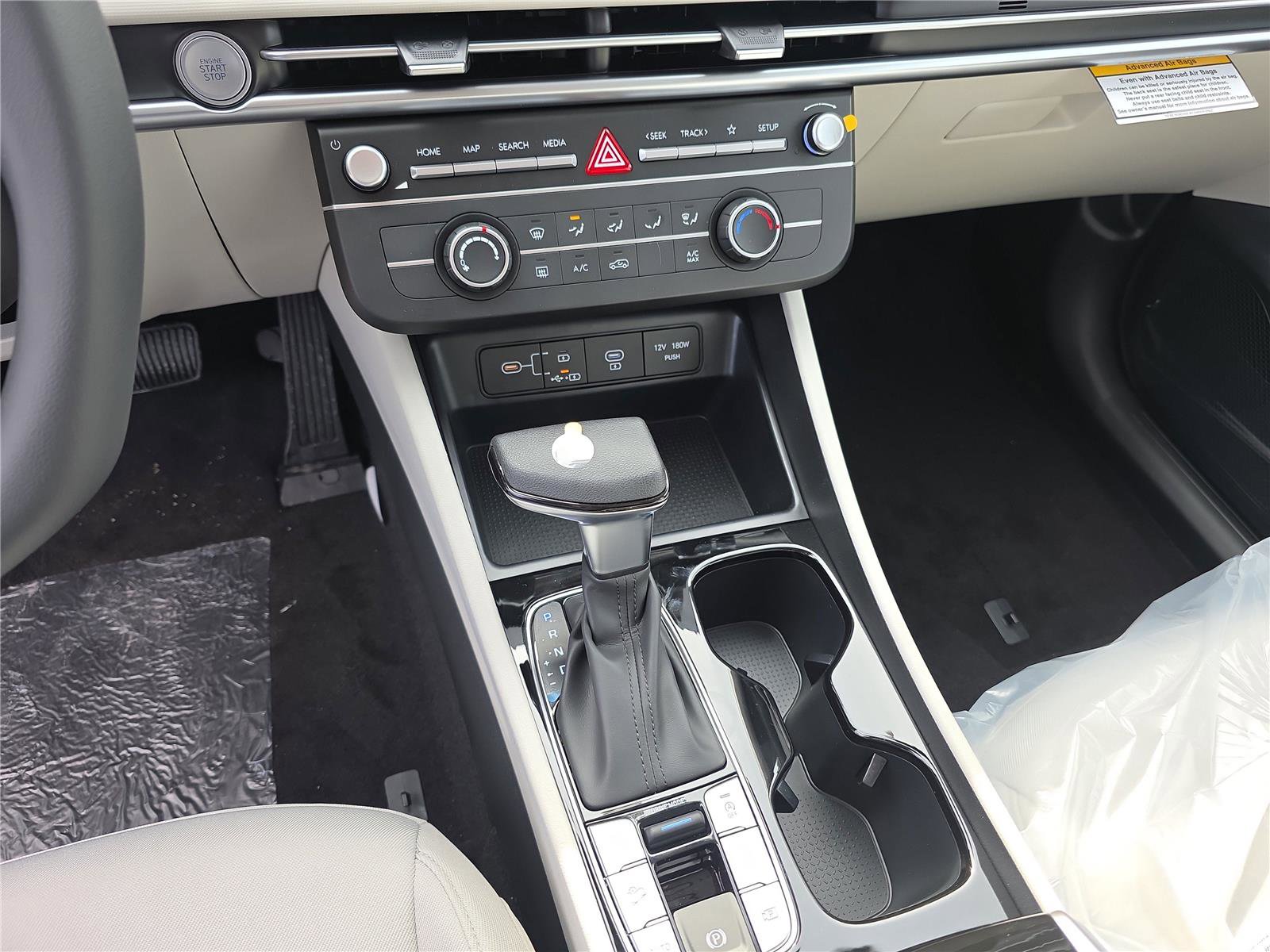 New 2026 Hyundai Tucson SE image 17