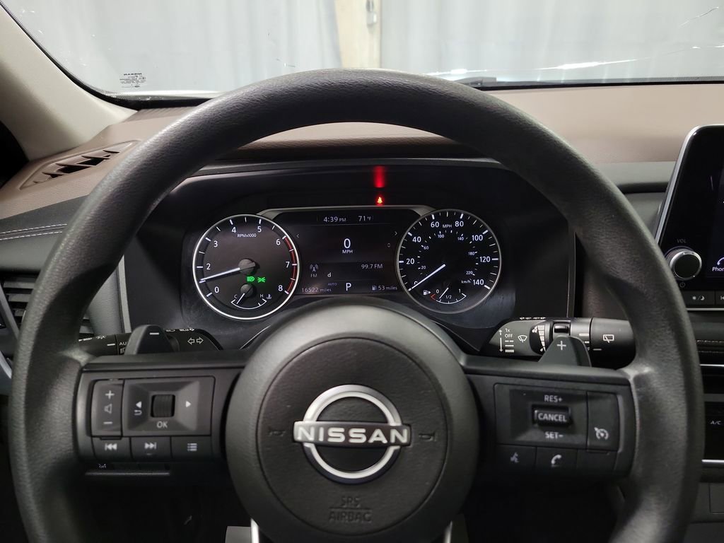 Used 2023 Nissan Rogue S AWD/4WD image 14