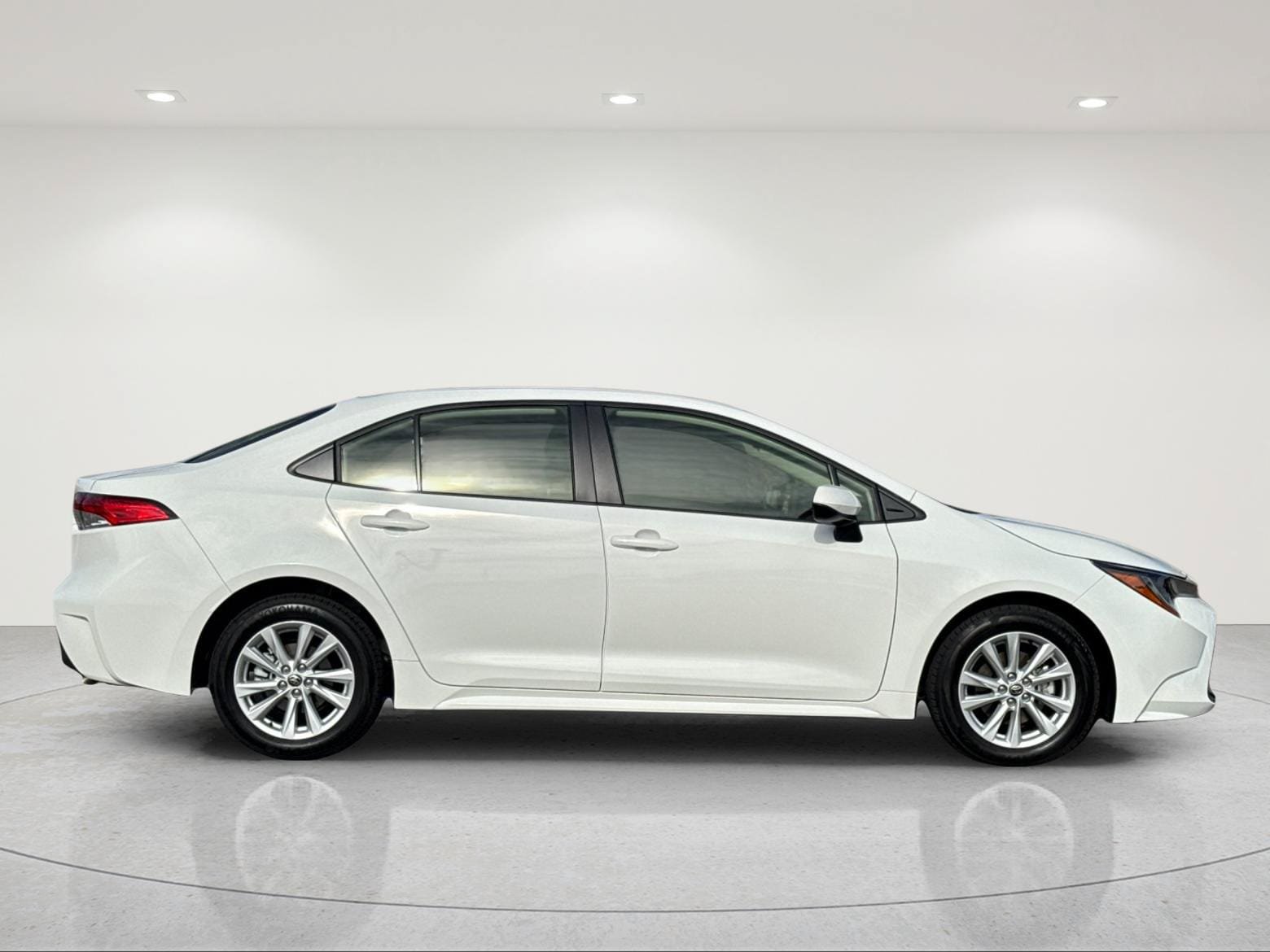 Used 2026 Toyota Corolla LE w/ LE Premium Package FWD image 7