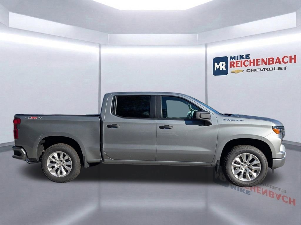 New 2025 Chevrolet Silverado 1500 Custom image 3