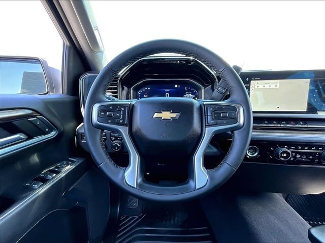 Used 2023 Chevrolet Silverado 1500 LT AWD/4WD image 17