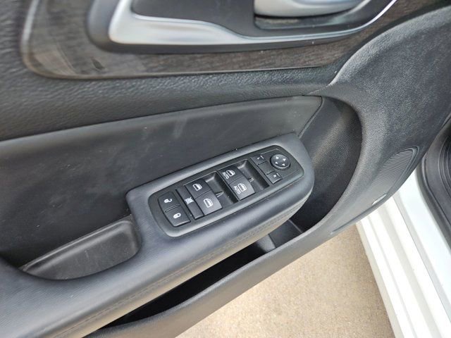 Used 2015 Chrysler 200 C w/ Navigation & Sound Group I FWD image 14