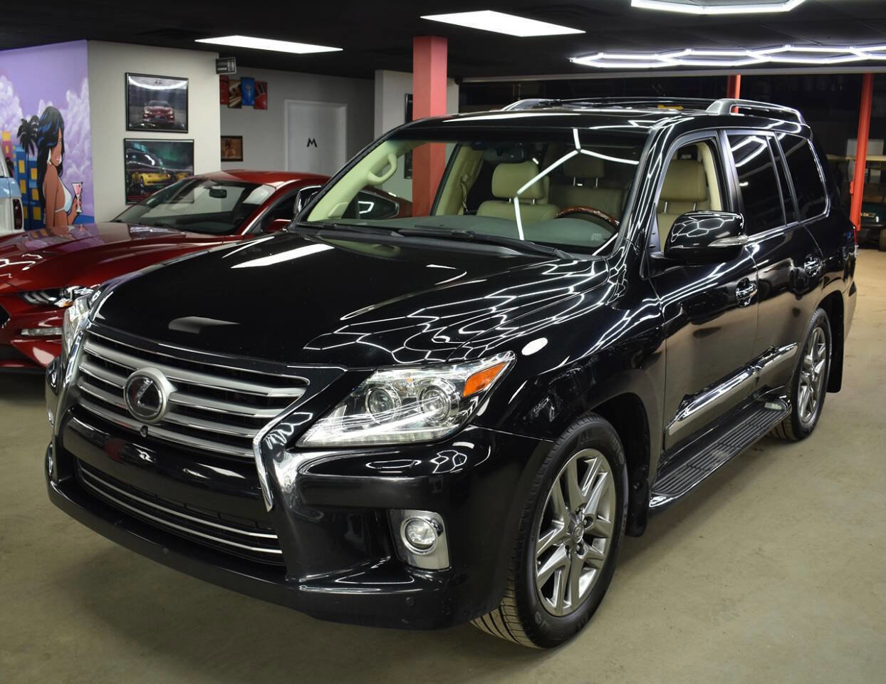 Used 2015 Lexus LX 570 Base AWD 4dr SUV image 1