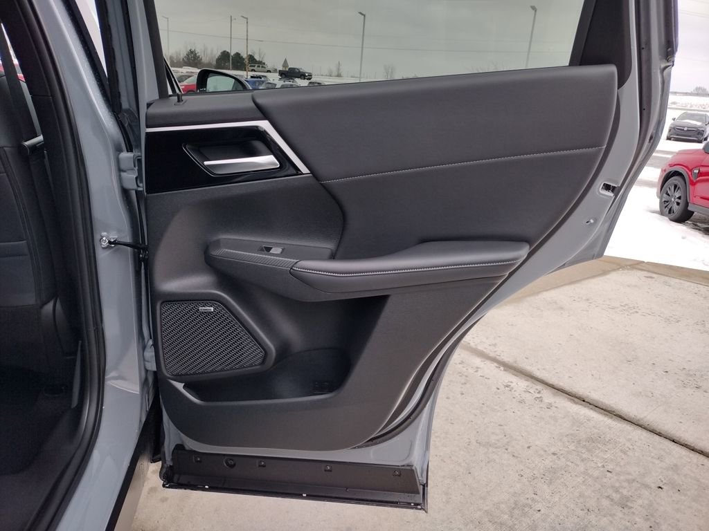 New 2026 Mitsubishi Outlander SE image 30