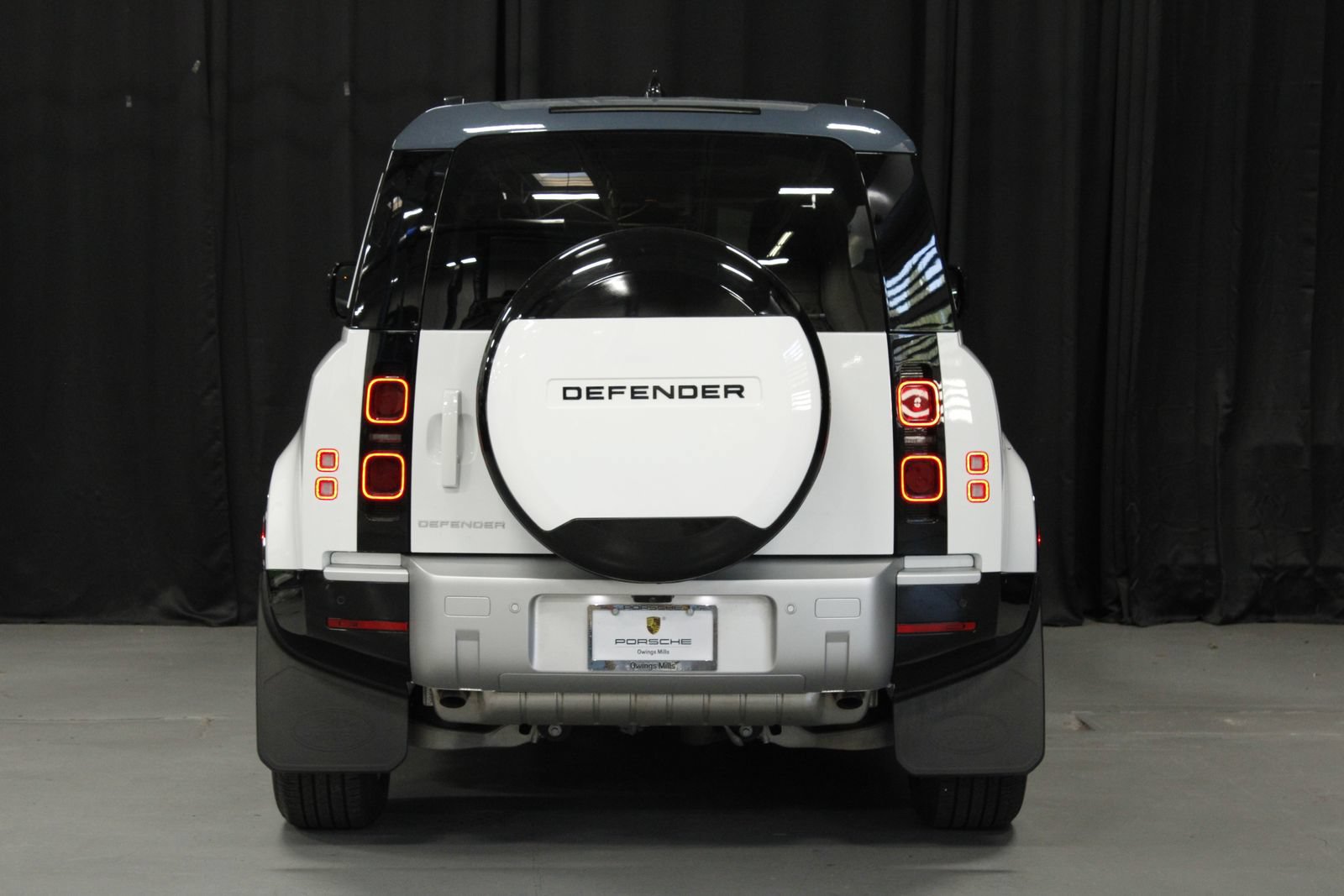 Used 2025 Land Rover Defender 110 S AWD/4WD image 4