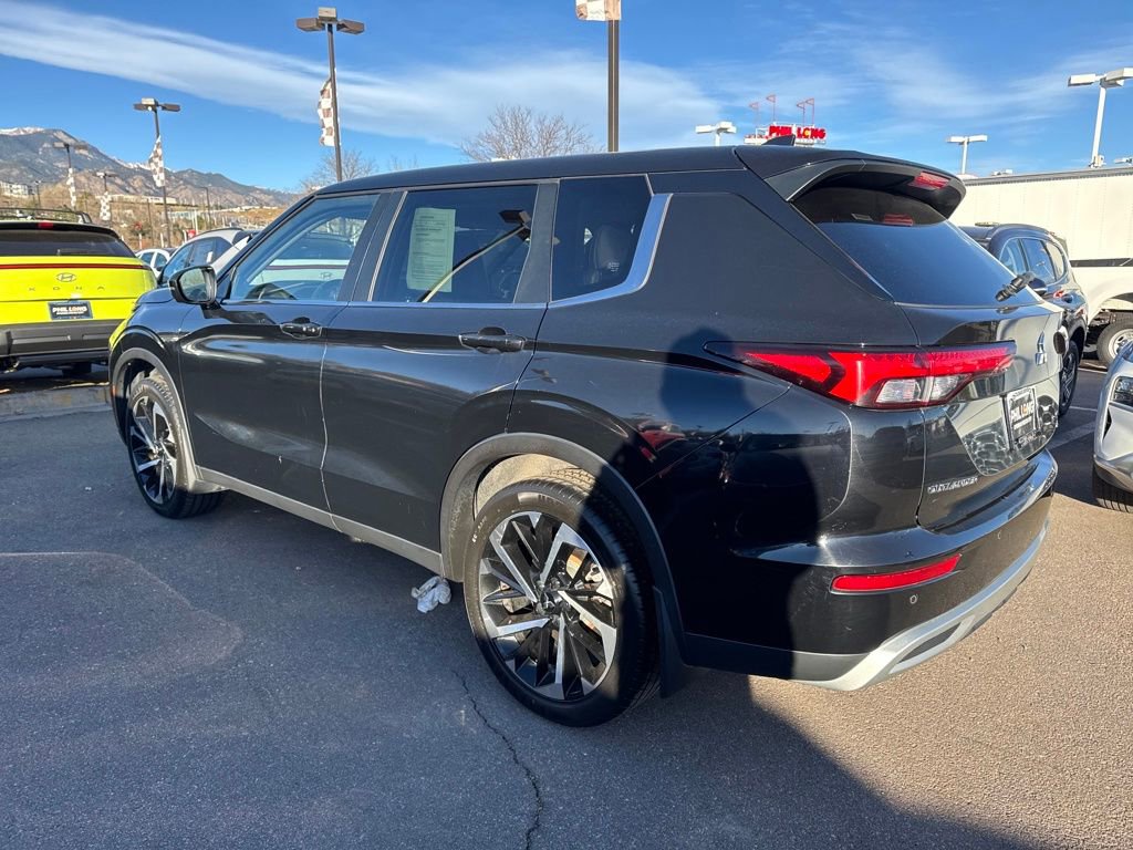 Used 2022 Mitsubishi Outlander SE image 18