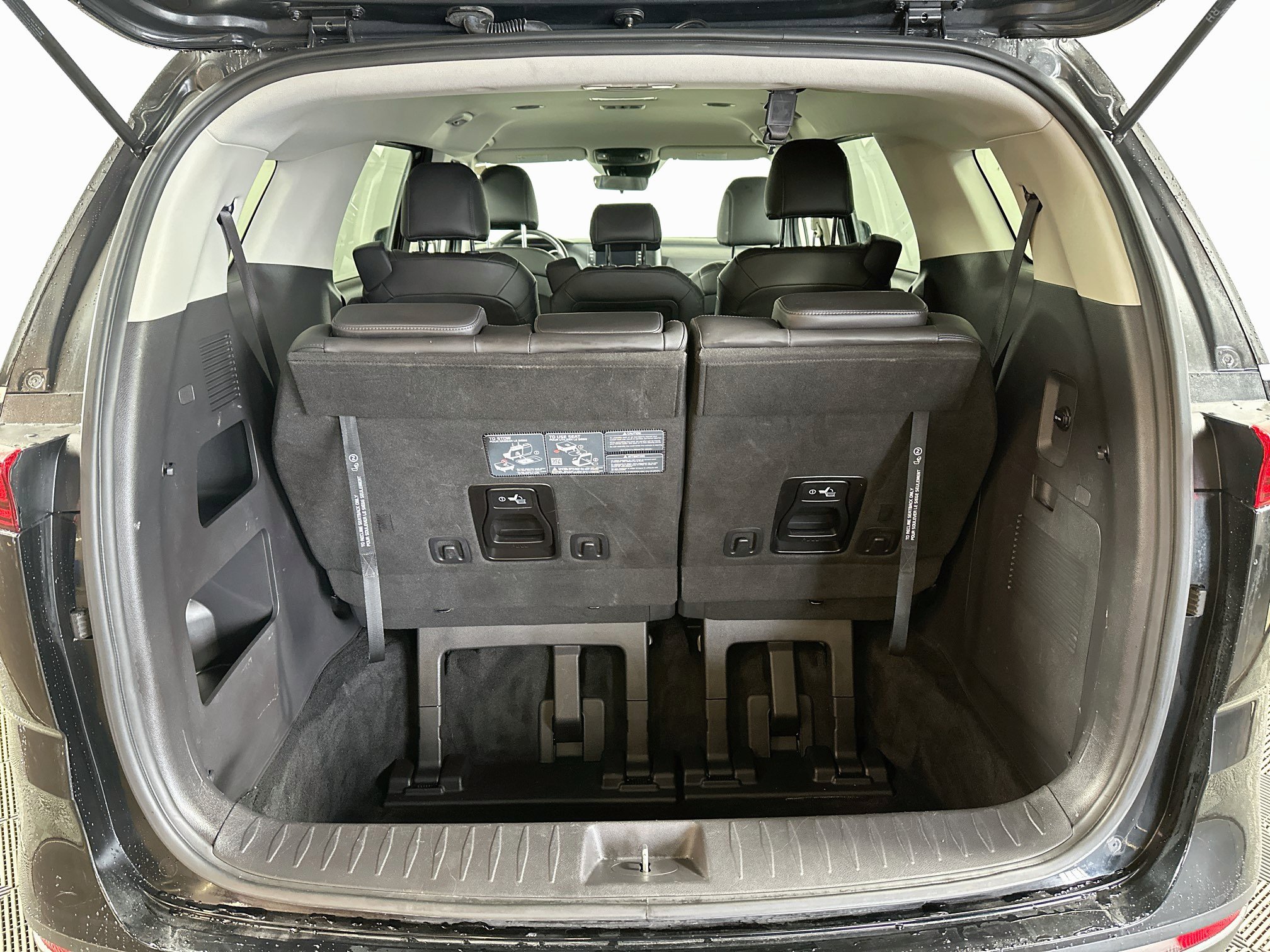 Certified 2024 Kia Carnival LX FWD image 25