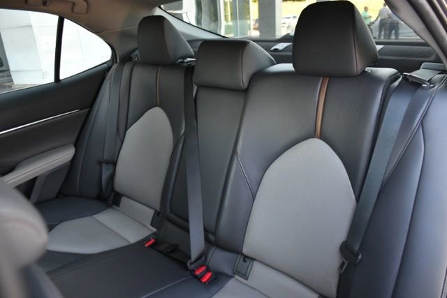 Certified 2020 Toyota Camry XLE FWD image 13