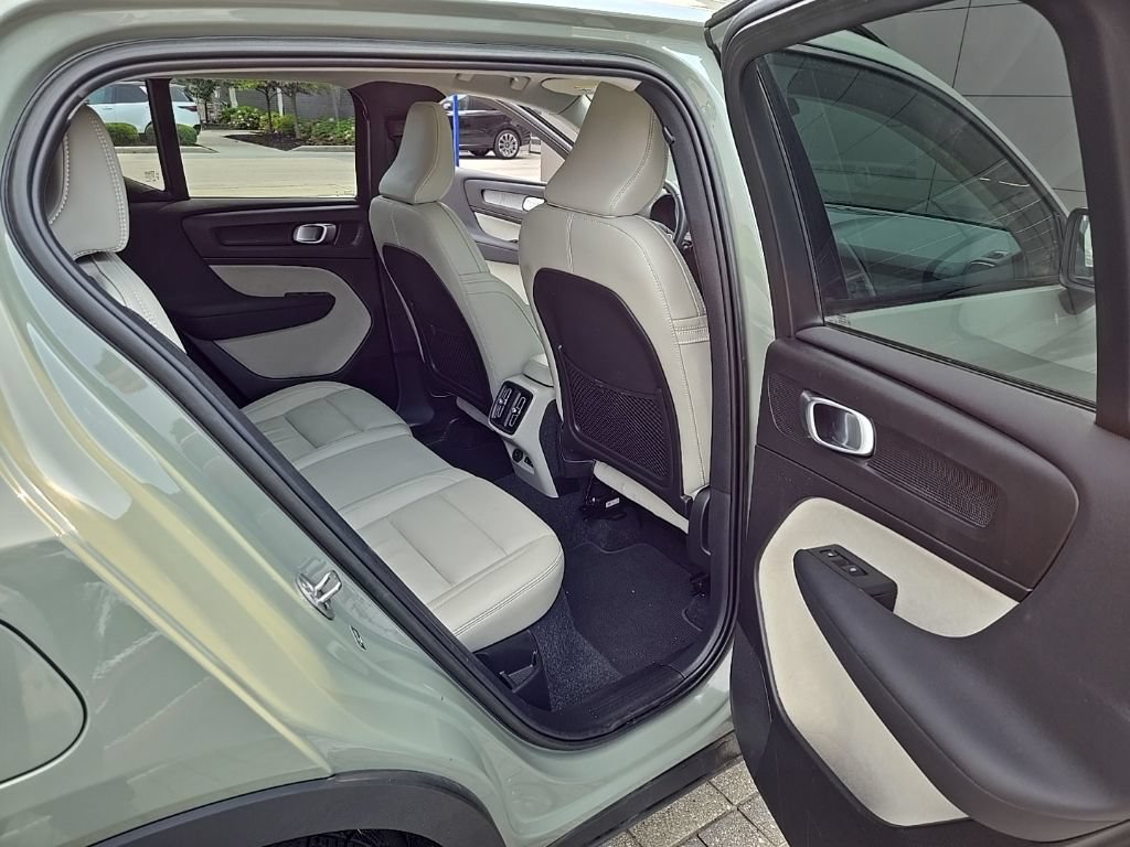Used 2023 Volvo XC40 B5 Ultimate w/ Climate Package AWD/4WD image 19