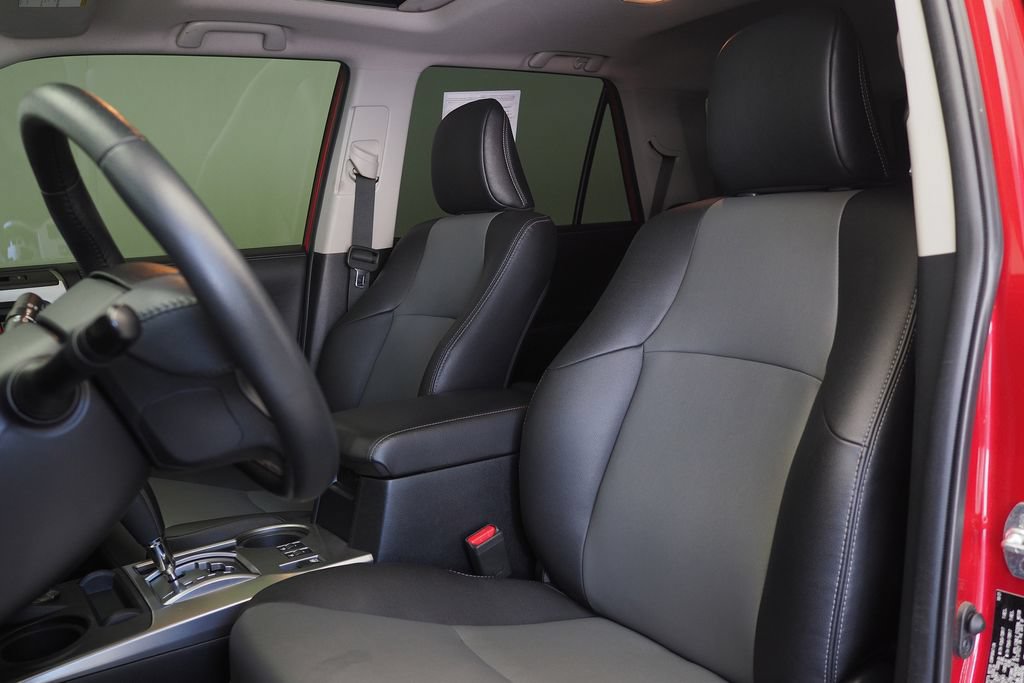 Used 2022 Toyota 4Runner SR5 Premium w/ Moonroof Package AWD/4WD image 9