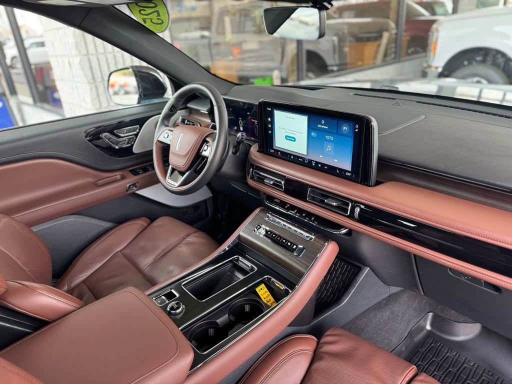 Used 2025 Lincoln Aviator Reserve w/ Luxury Package AWD/4WD image 21