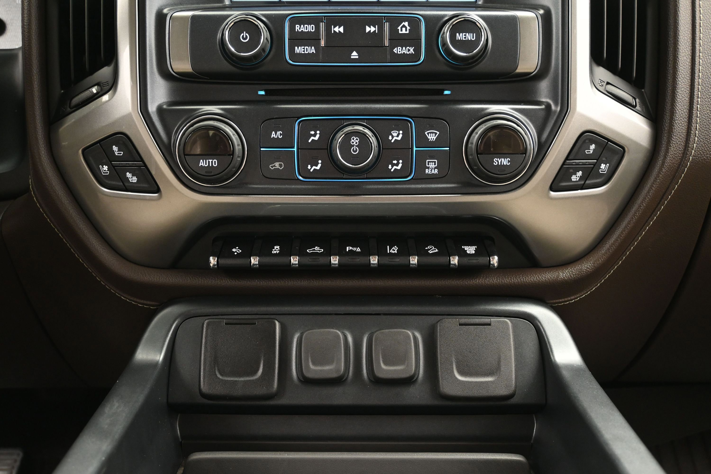 Used 2018 Chevrolet Silverado 2500 LTZ w/ Duramax Plus Package AWD/4WD image 34