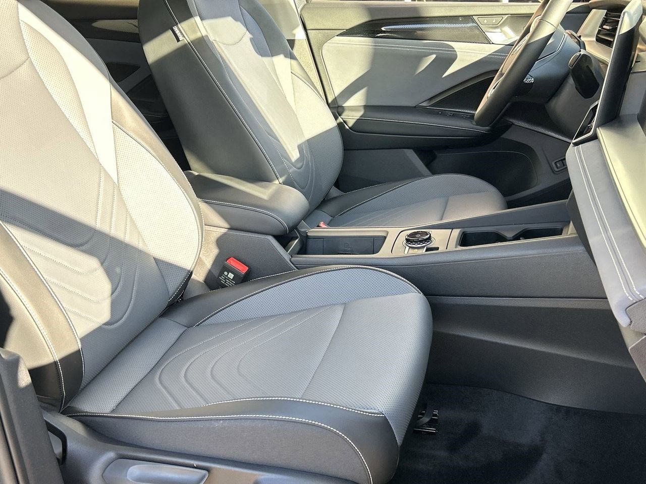 New 2026 Volkswagen Tiguan SE image 7