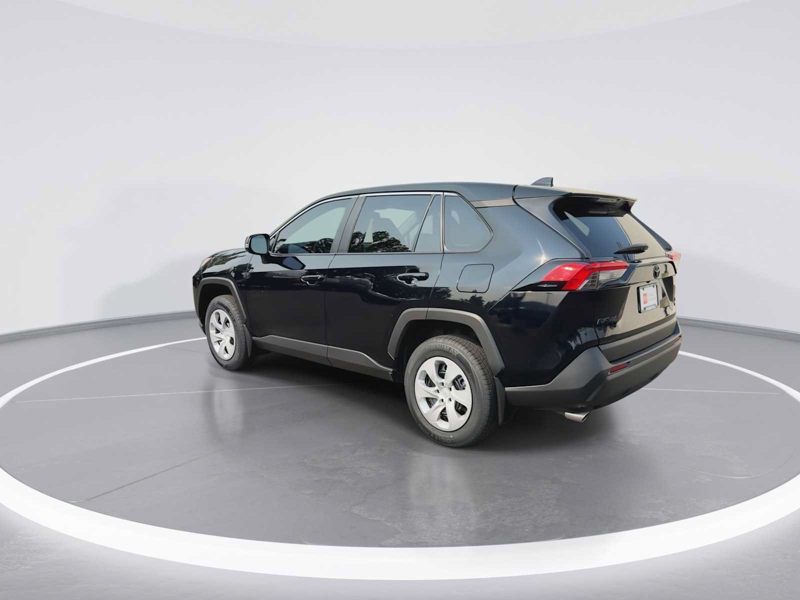 Certified 2024 Toyota RAV4 LE AWD/4WD image 6