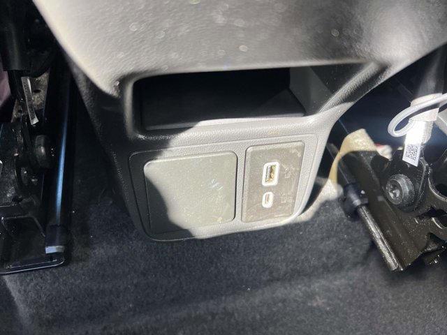 Used 2024 Buick Encore GX Sport Touring image 10