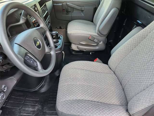 Used 2024 Chevrolet Express 3500 Extended w/ Driver Convenience Package RWD image 4