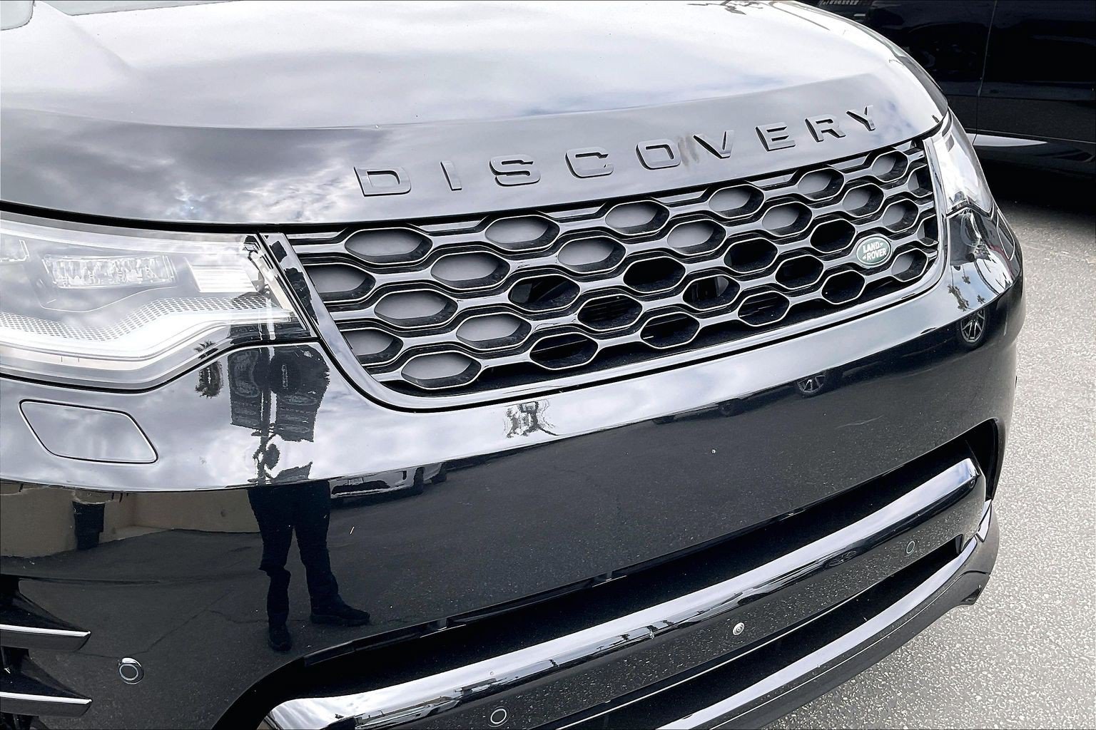 Certified 2025 Land Rover Discovery Dynamic SE AWD/4WD image 30