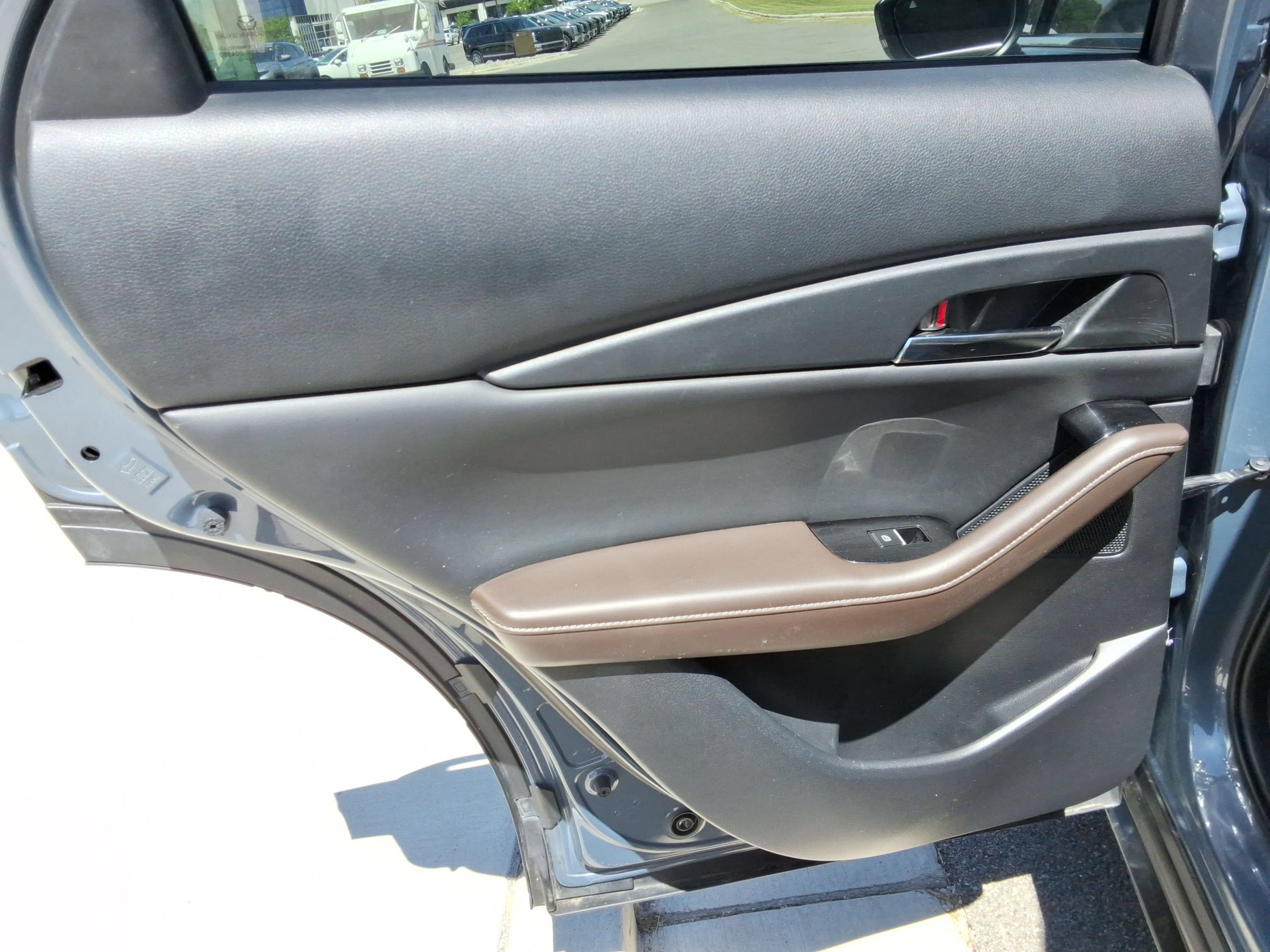 Used 2020 MAZDA CX-30 FWD w/ Premium Package image 23