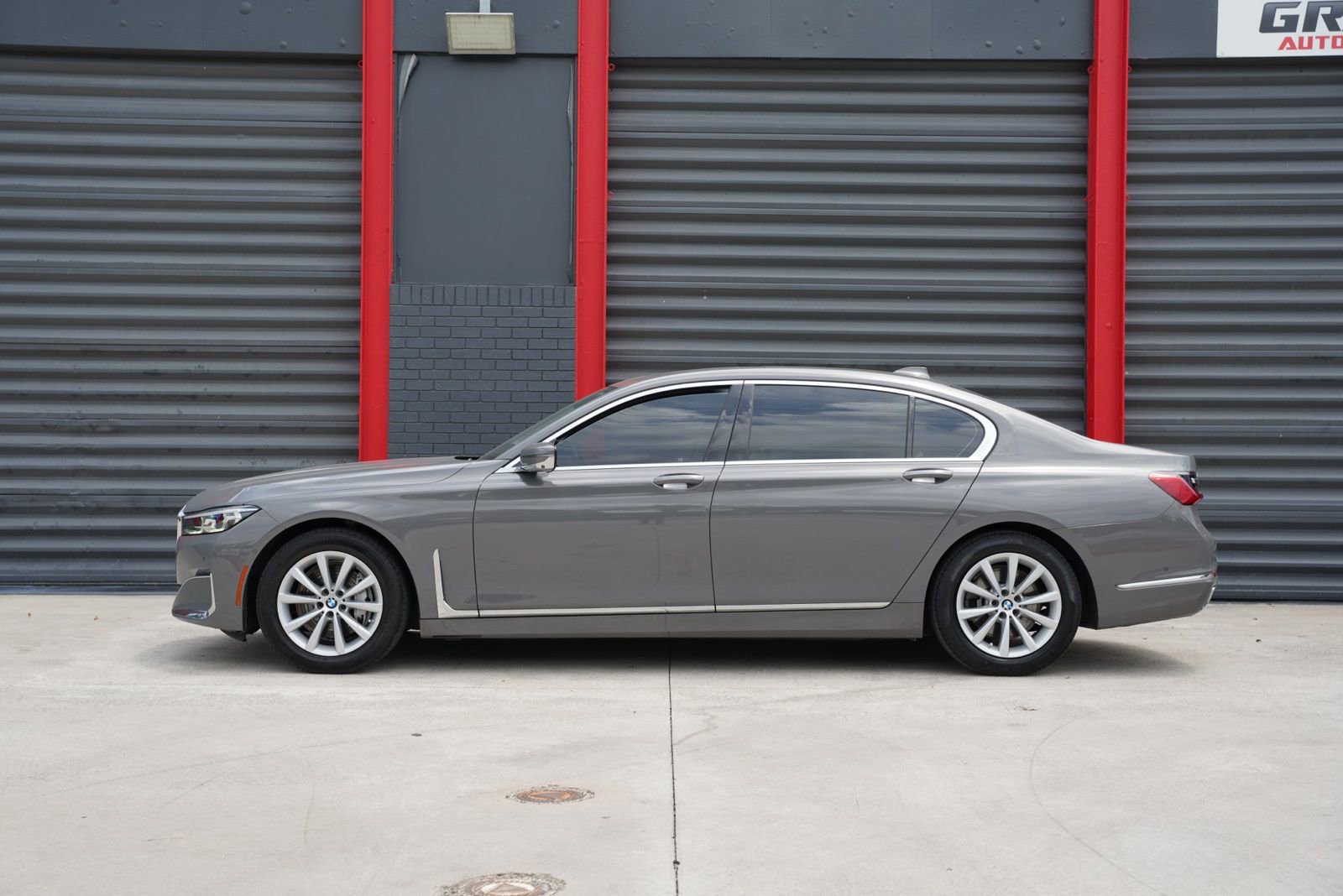 Used 2022 BMW 740i xDrive w/ Premium Package AWD/4WD image 8