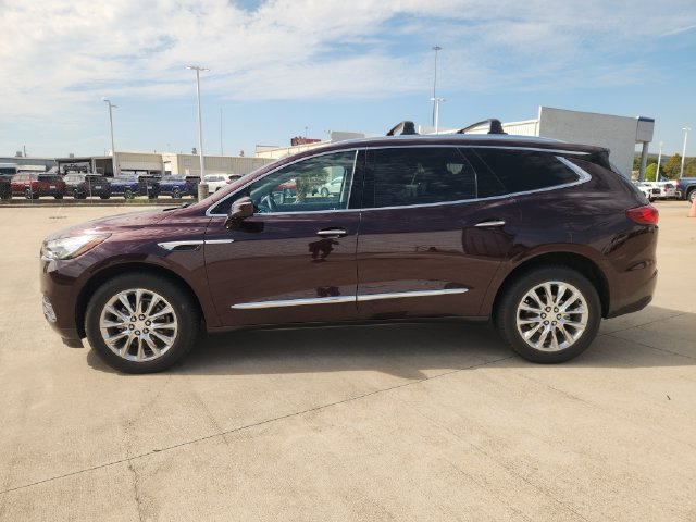 Used 2018 Buick Enclave Premium w/ Experience Buick Package FWD image 4