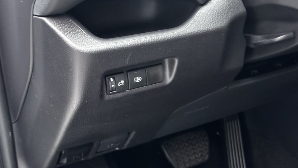 Certified 2025 Toyota RAV4 LE FWD image 18