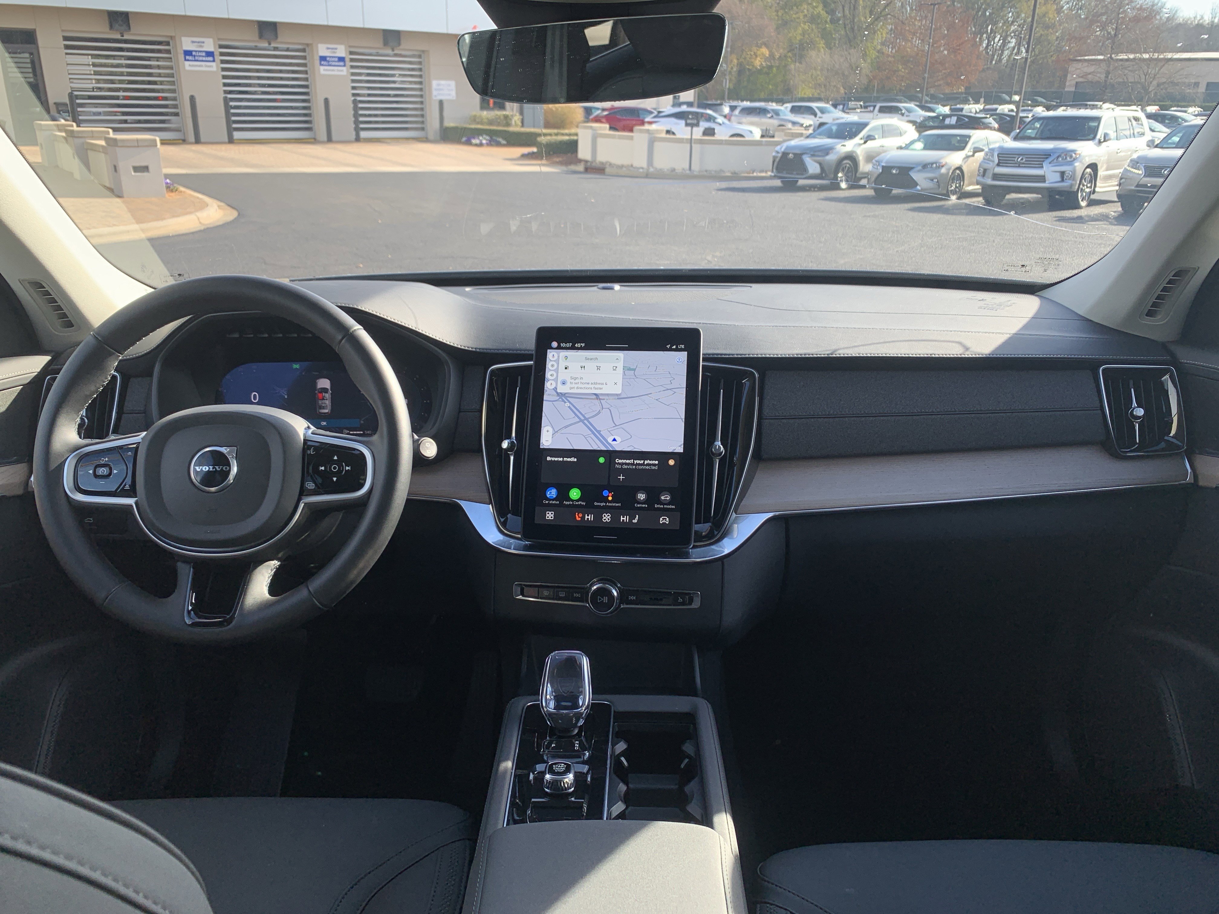 Used 2025 Volvo XC90 B6 Plus image 30