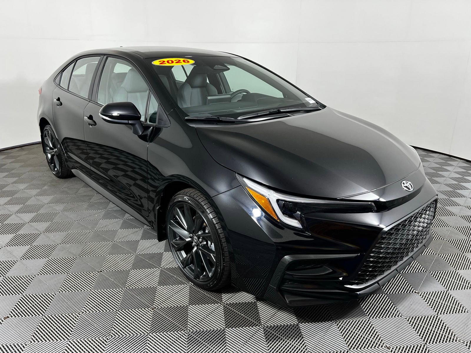 Used 2026 Toyota Corolla SE FWD image 3