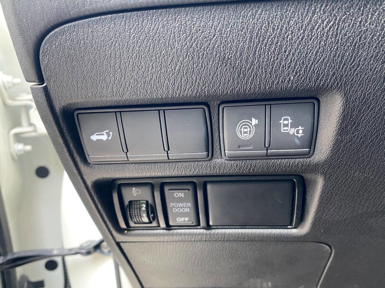 Used 2017 Nissan Armada Platinum RWD image 20