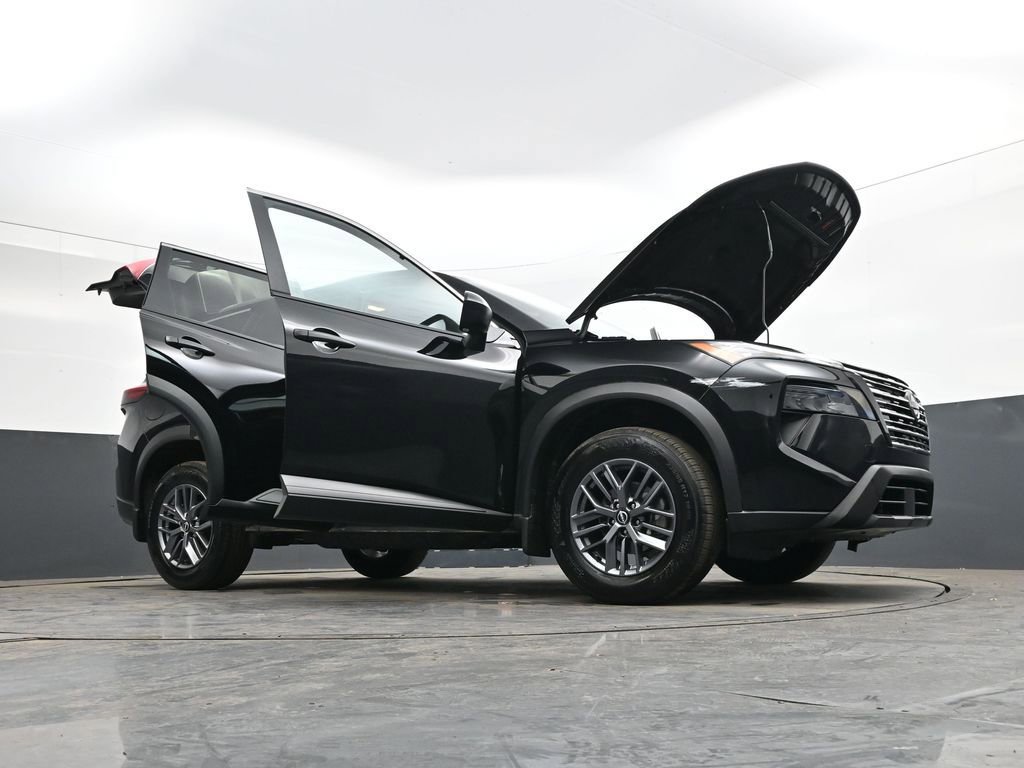 Used 2024 Nissan Rogue S image 45