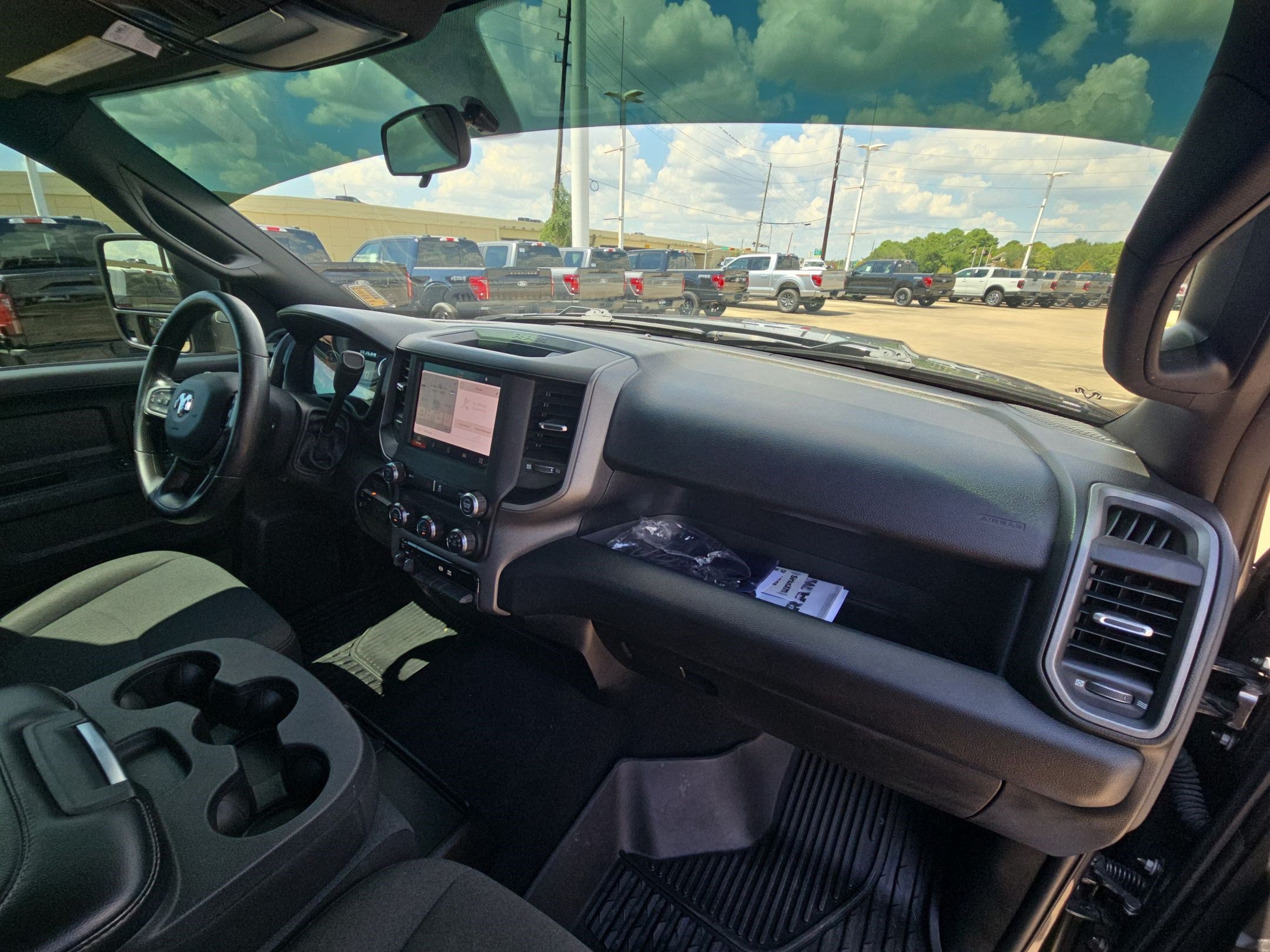 Used 2024 RAM 2500 Tradesman w/ Chrome Appearance Group AWD/4WD image 51