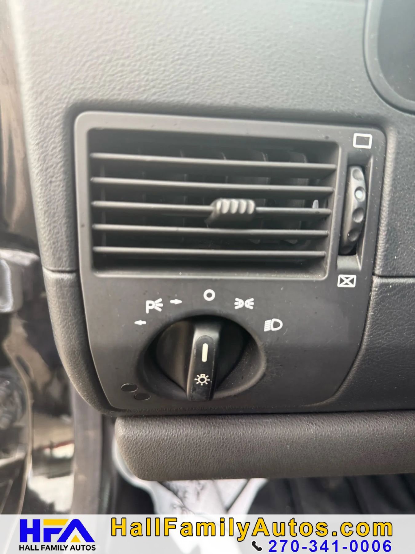 Used 2005 Chrysler Crossfire Convertible RWD image 13
