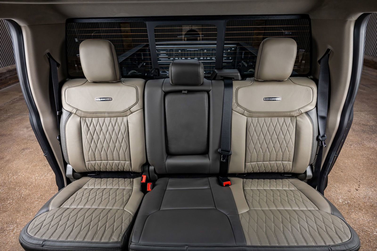 Used 2026 Ford F450 Platinum w/ Platinum Plus Package image 35