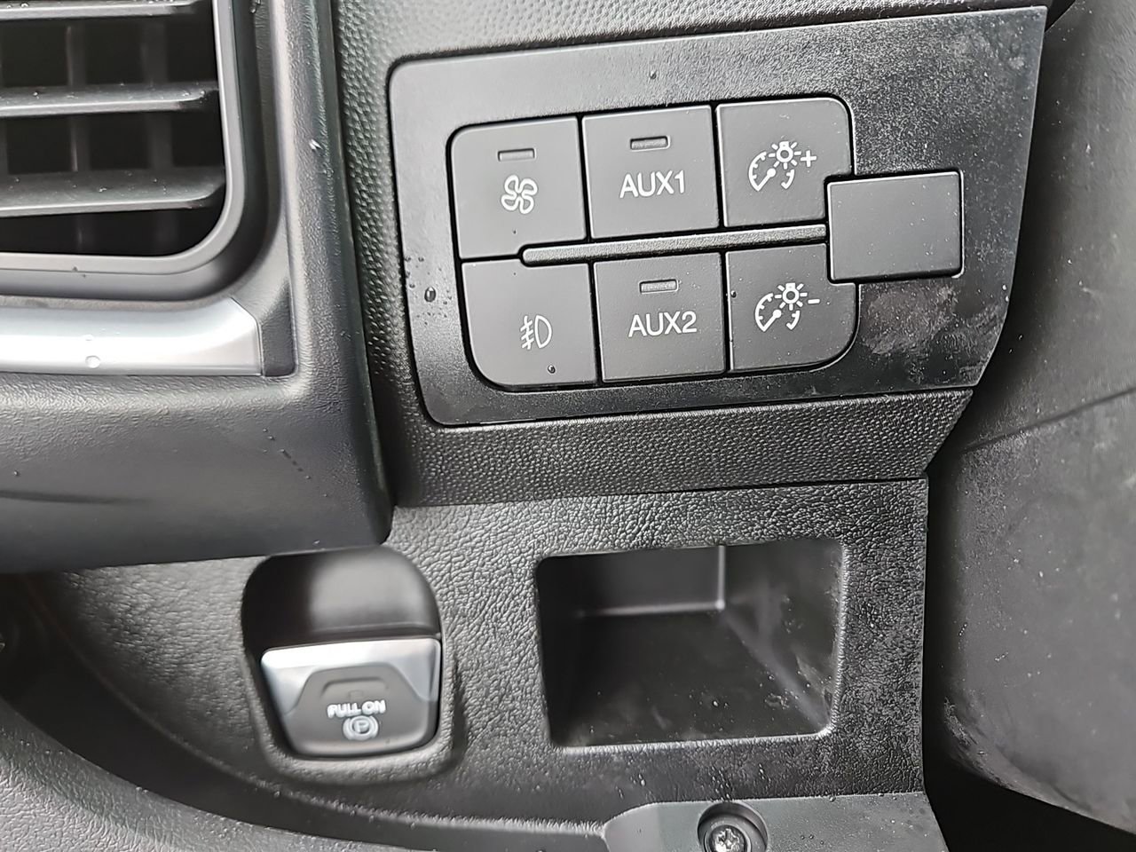 New 2025 RAM ProMaster 2500 w/ Quick Order Package 22G SLT image 25