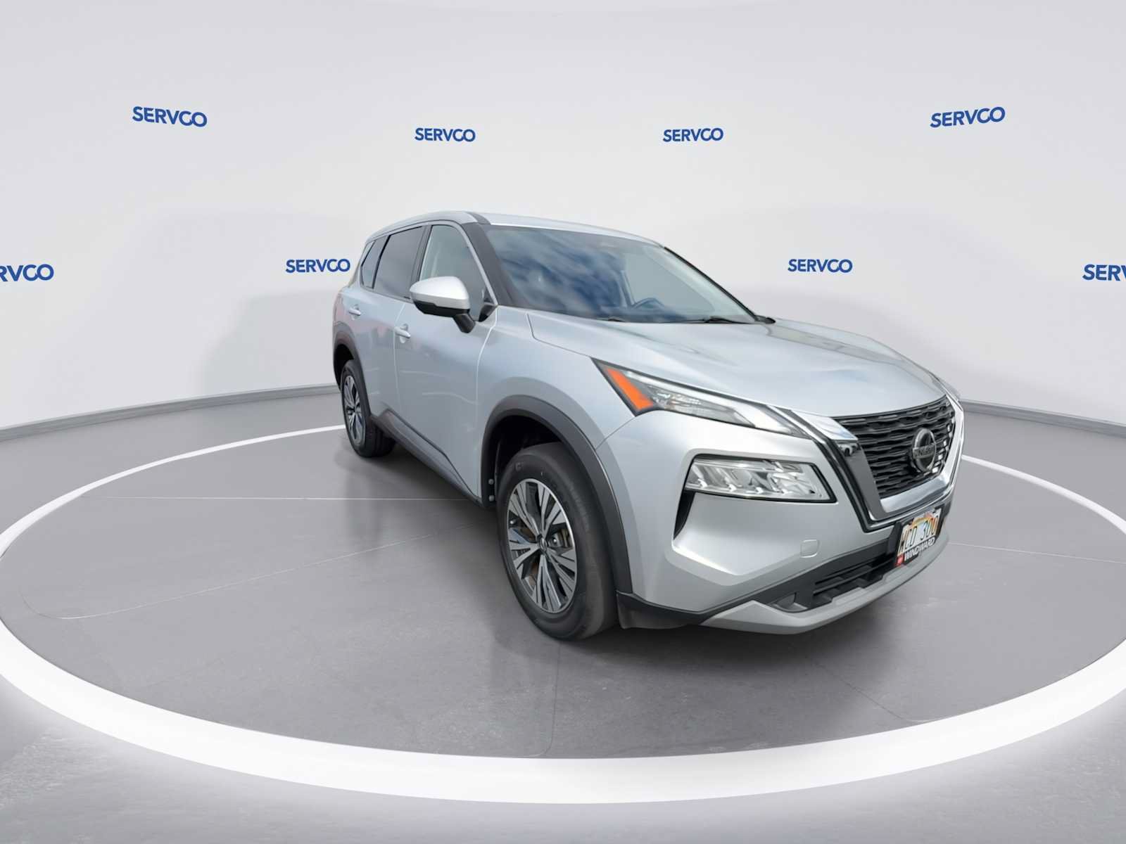 Used 2021 Nissan Rogue SV FWD image 2