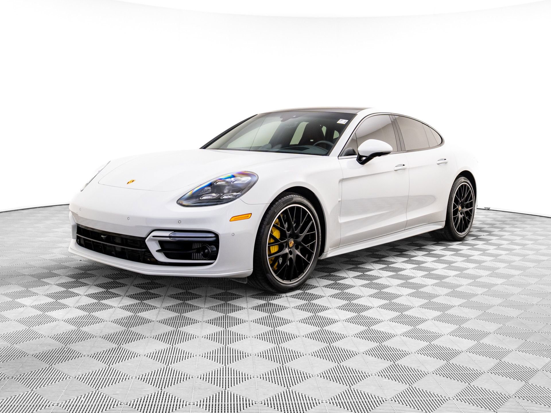 Certified 2023 Porsche Panamera Turbo S image 1