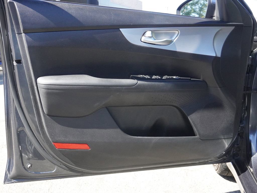 Used 2023 Kia Forte LXS w/ LXS Technology Package image 18