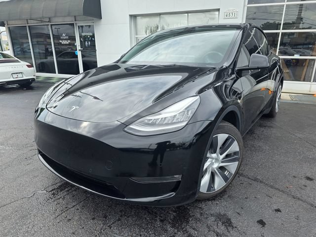 Used 2022 Tesla Model Y Long Range AWD/4WD image 1