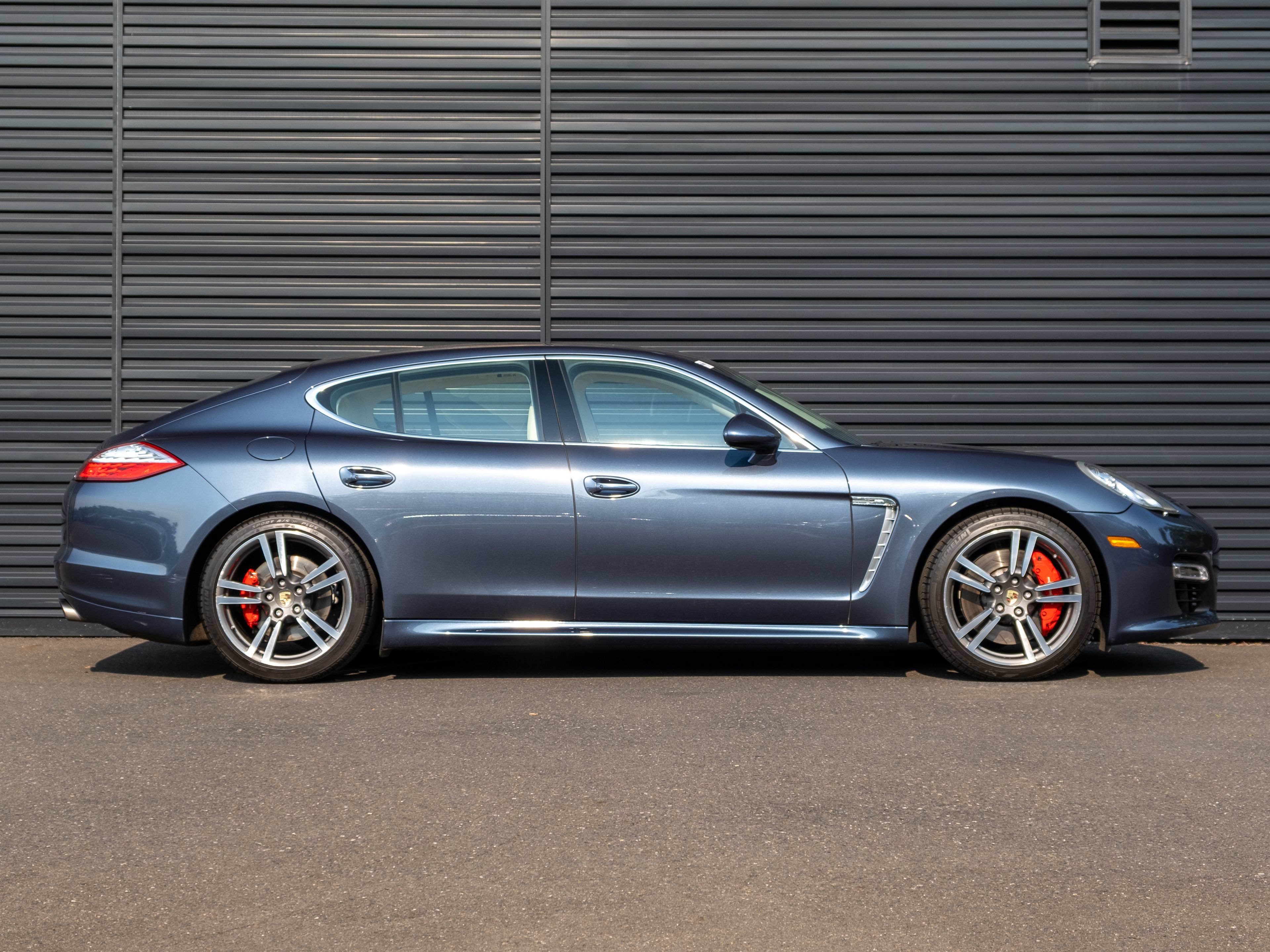 Used 2011 Porsche Panamera Turbo AWD/4WD image 9