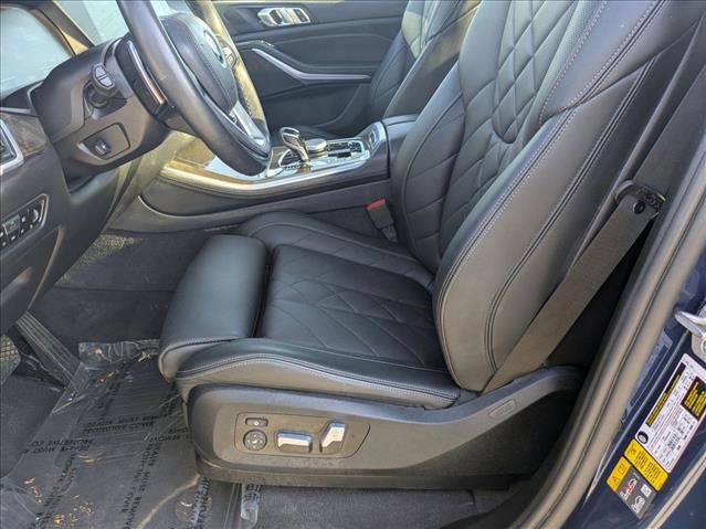 Used 2023 BMW X5 xDrive45e w/ Parking Assistance Package AWD/4WD image 17