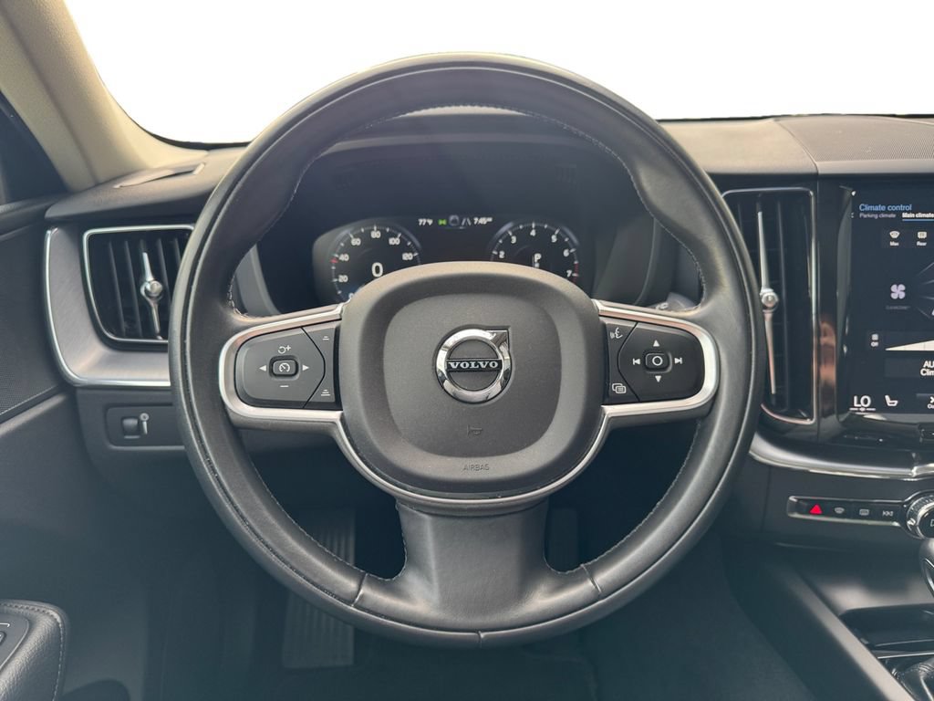 Used 2020 Volvo XC60 T5 Momentum AWD/4WD image 13