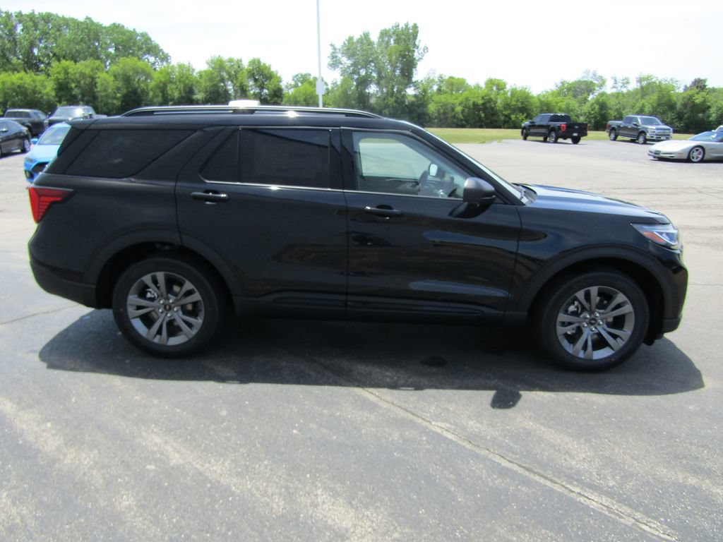 New 2026 Ford Explorer Active w/ Active Comfort Package AWD/4WD image 8