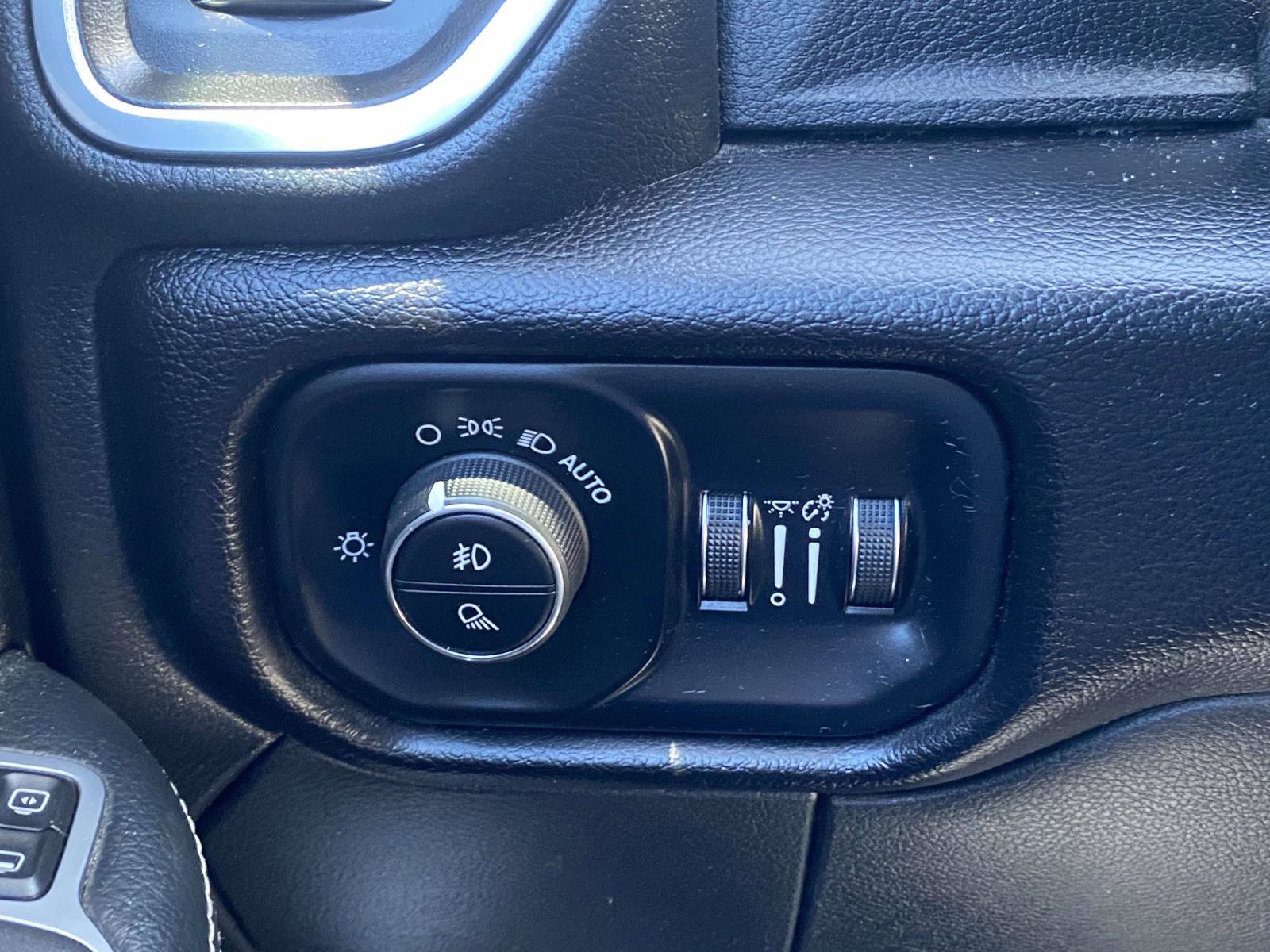 Used 2024 RAM 2500 Laramie w/ Safety Group image 19