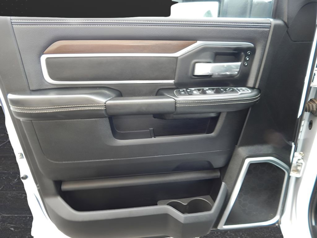 Used 2024 RAM 3500 Laramie image 11