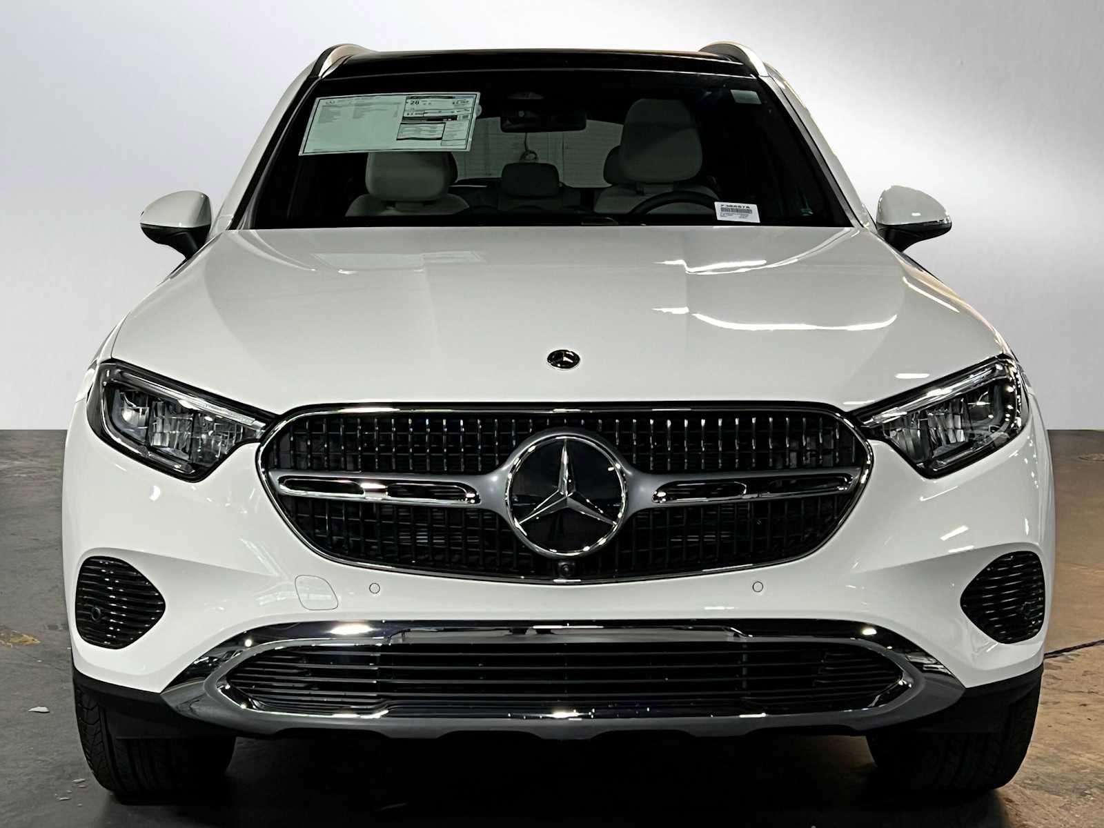 New 2025 Mercedes-Benz GLC 300 4MATIC image 2