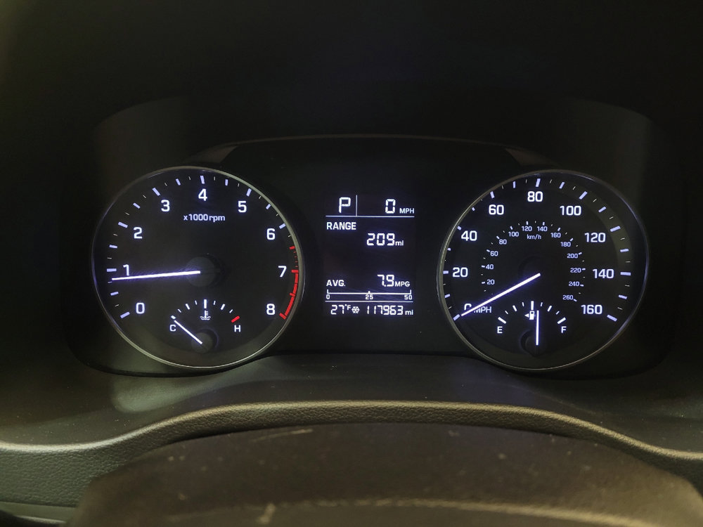 Used 2017 Hyundai Elantra SE image 23